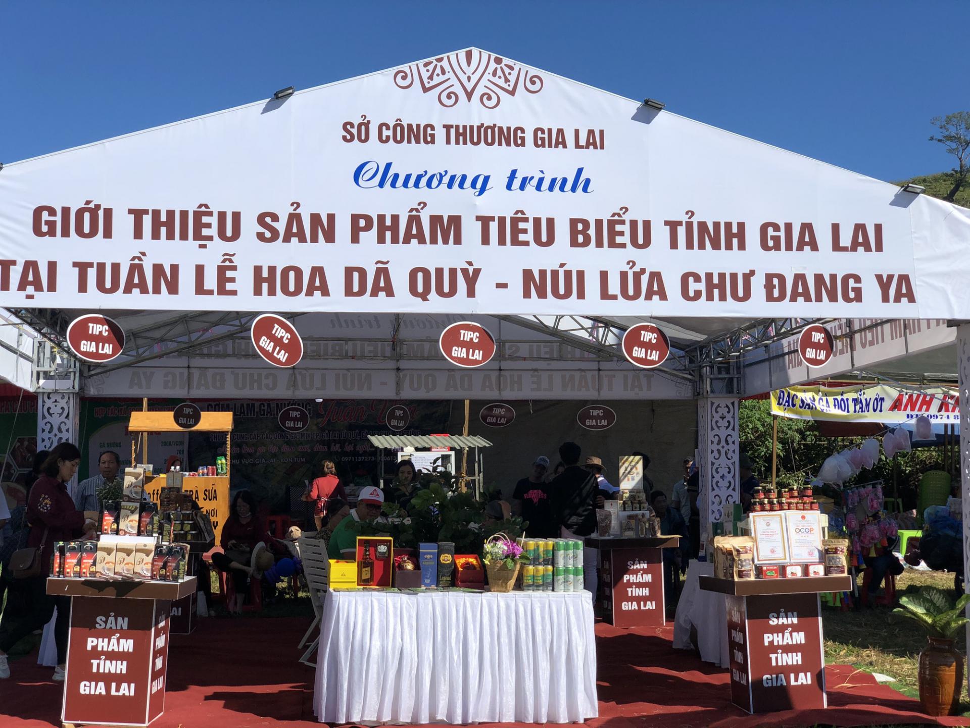 Phiên chợ nông sản tại tuần lễ hoa dã quỳ